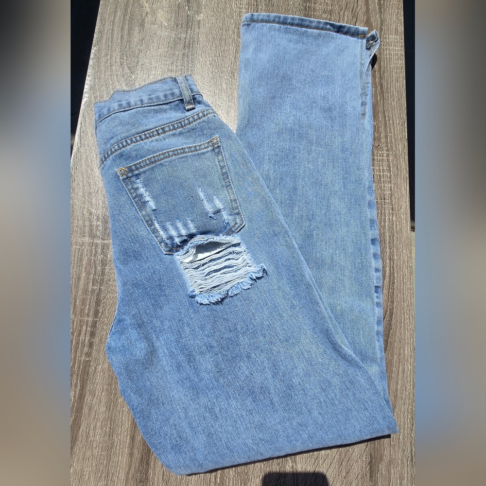 PRETTYLITTLETHING JEANS